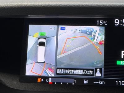 2017 Nissan Serena - Thumbnail