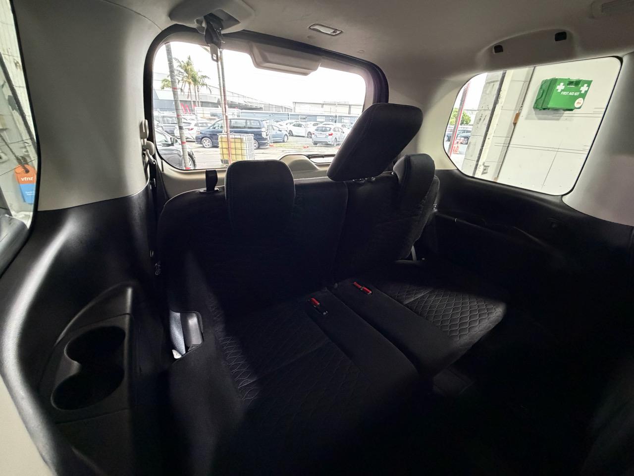2017 Nissan Serena