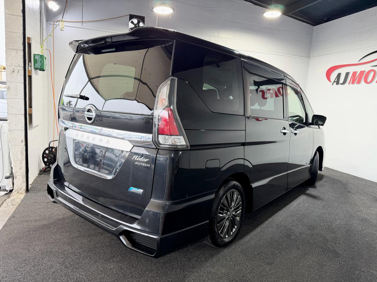 2017 Nissan Serena