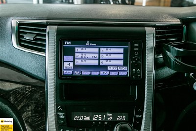 2012 Toyota Vellfire - Thumbnail