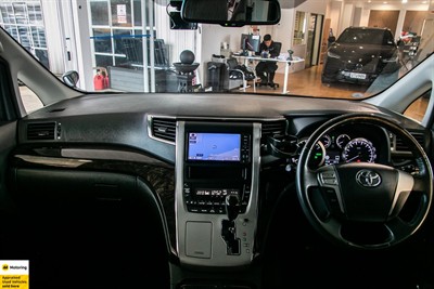 2012 Toyota Vellfire - Thumbnail