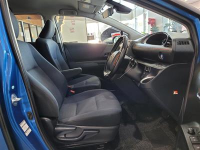 2017 Toyota Sienta - Thumbnail