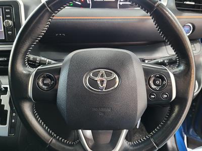 2017 Toyota Sienta - Thumbnail
