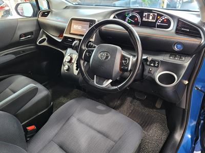 2017 Toyota Sienta - Thumbnail