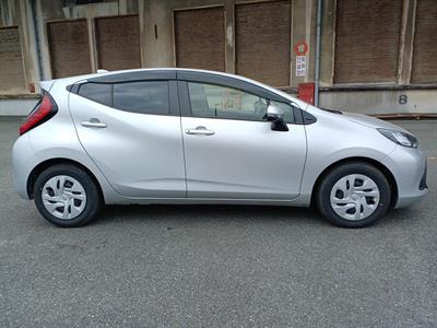 2021 Toyota Aqua - Thumbnail