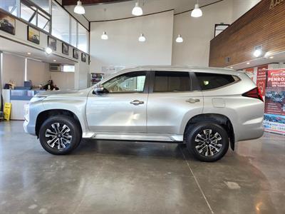 2023 Mitsubishi Pajero Sport - Thumbnail