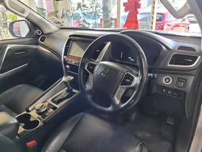 2023 Mitsubishi Pajero Sport - Thumbnail