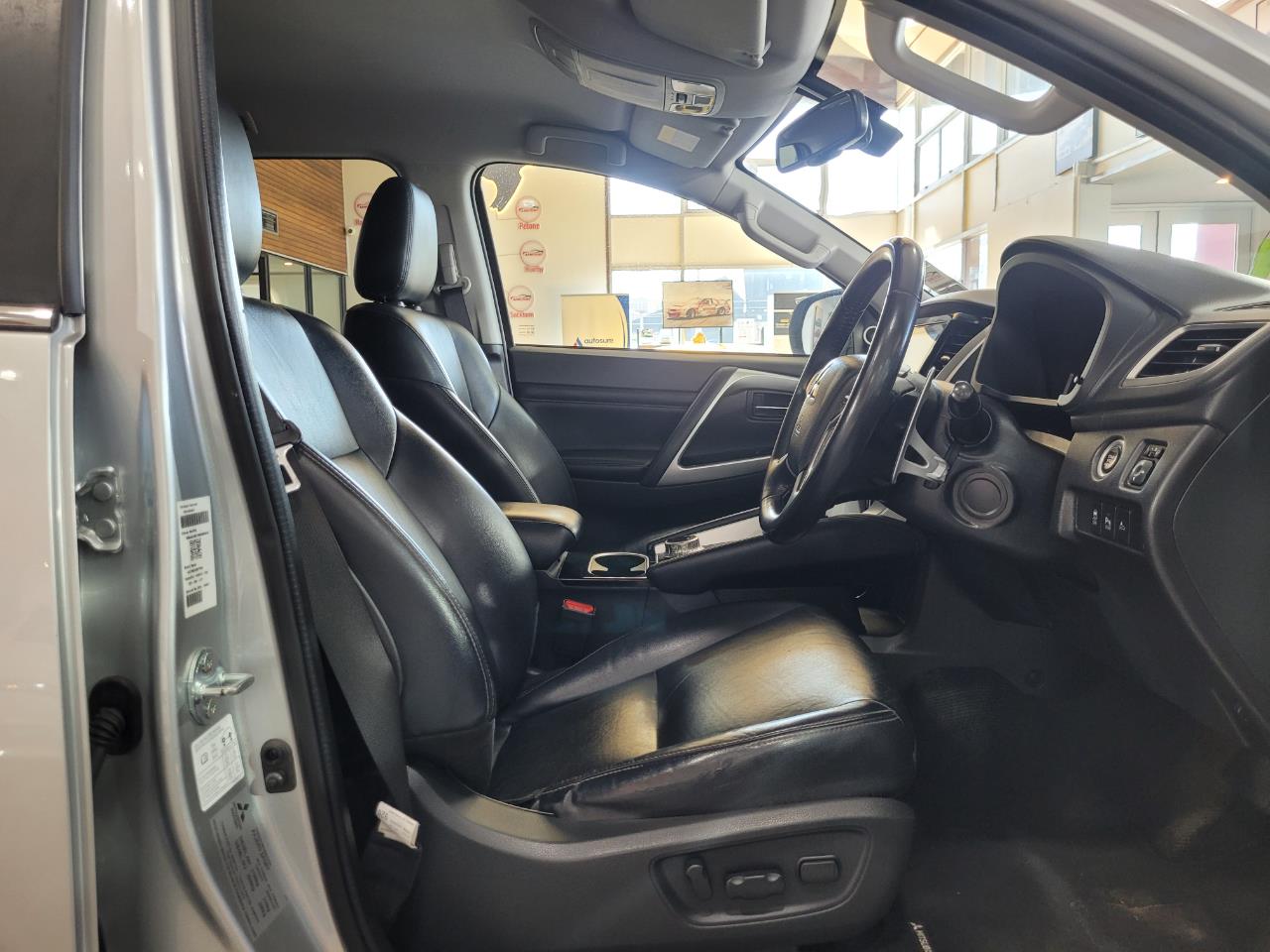 2023 Mitsubishi Pajero Sport