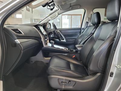 2023 Mitsubishi Pajero Sport - Thumbnail