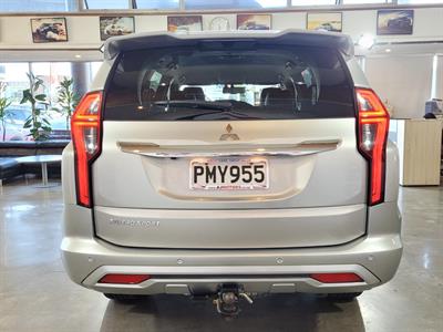 2023 Mitsubishi Pajero Sport - Thumbnail