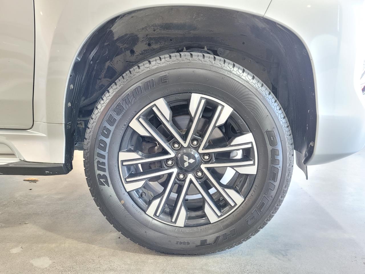 2023 Mitsubishi Pajero Sport