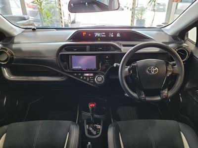2017 Toyota Aqua - Thumbnail