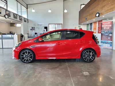 2017 Toyota Aqua - Thumbnail