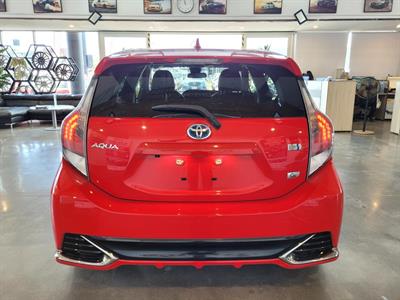 2017 Toyota Aqua - Thumbnail