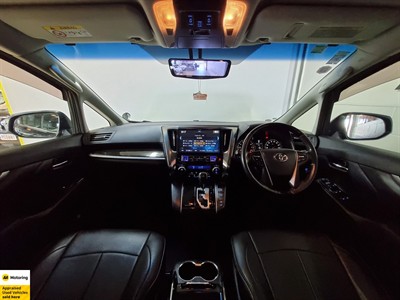 2017 Toyota Alphard - Thumbnail
