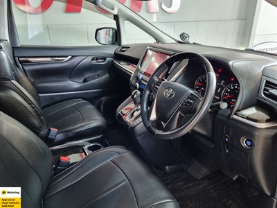 2017 Toyota Alphard - Thumbnail