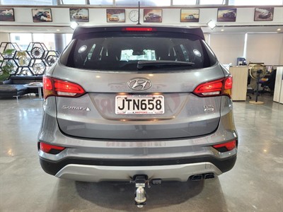 2016 Hyundai Santa Fe - Thumbnail