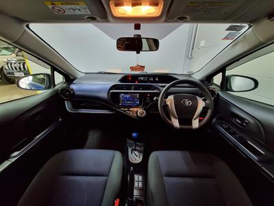 2015 Toyota Aqua - Thumbnail
