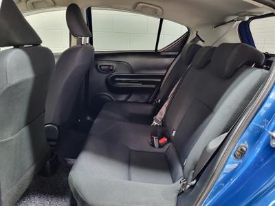 2015 Toyota Aqua - Thumbnail