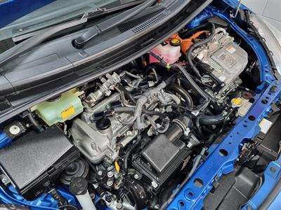 2015 Toyota Aqua - Thumbnail