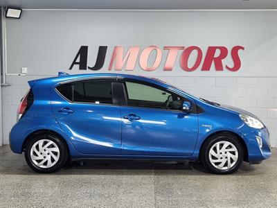 2015 Toyota Aqua - Thumbnail