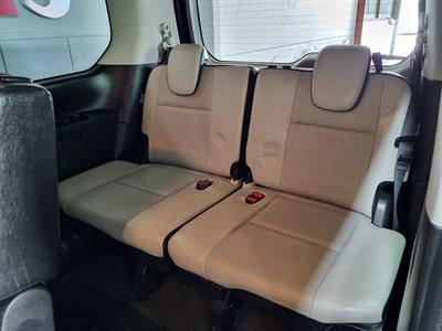 2016 Nissan Serena - Thumbnail