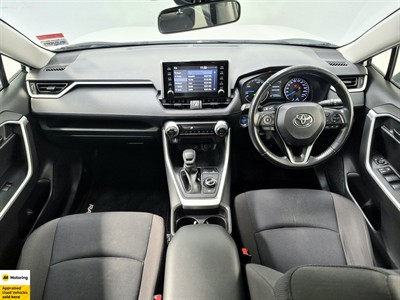 2020 Toyota RAV4 - Thumbnail