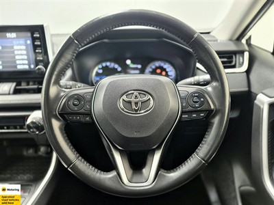 2020 Toyota RAV4 - Thumbnail