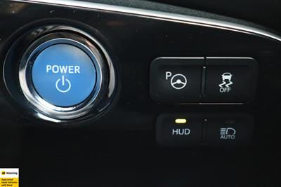 2017 Toyota Prius - Thumbnail