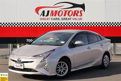 2017 Toyota Prius - Thumbnail