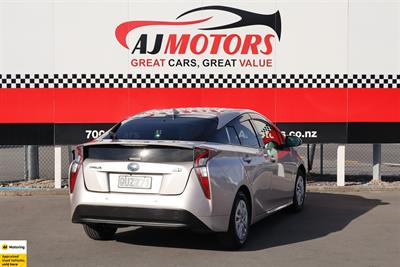 2017 Toyota Prius - Thumbnail