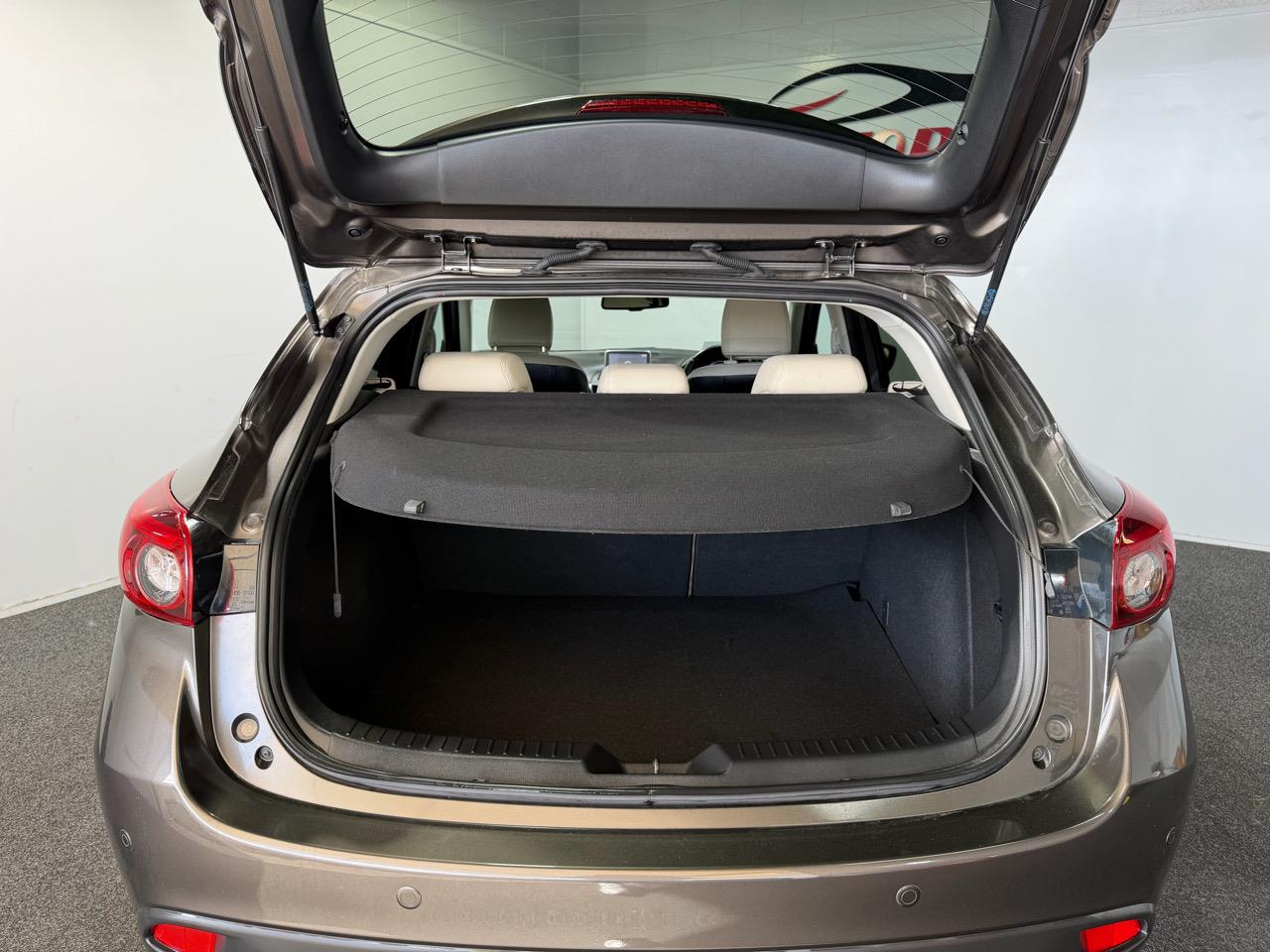 2014 Mazda Axela