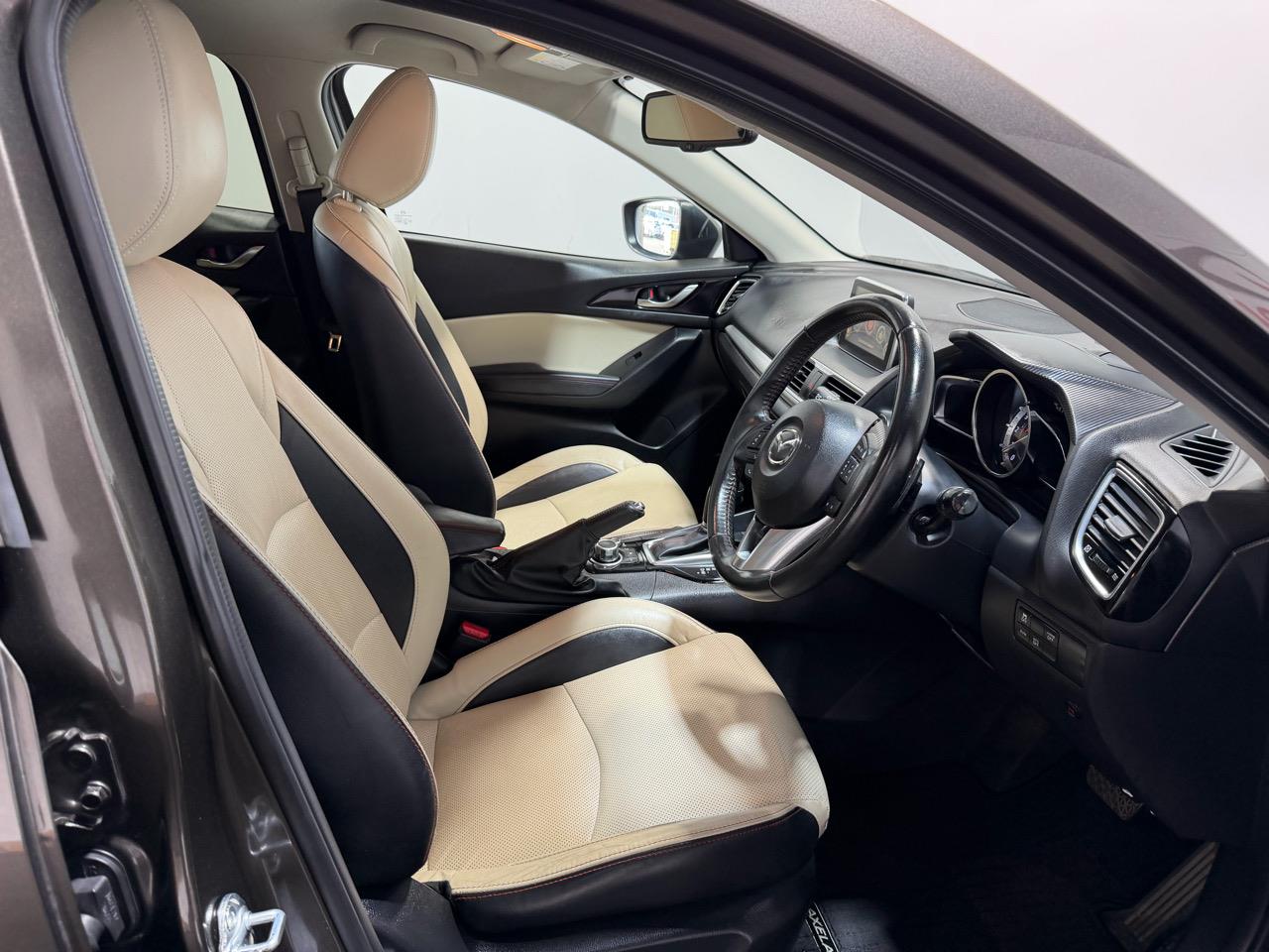 2014 Mazda Axela
