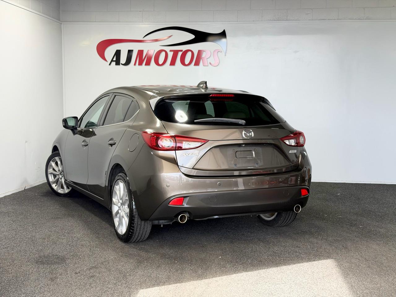 2014 Mazda Axela