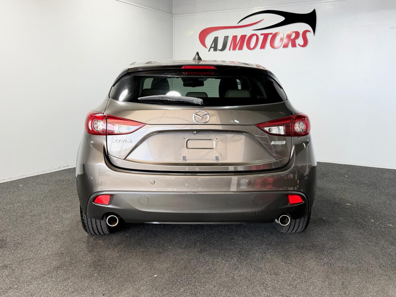2014 Mazda Axela