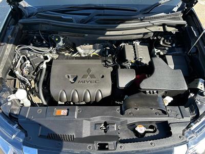 2021 Mitsubishi Outlander - Thumbnail