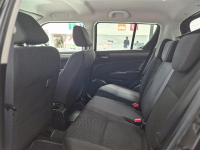 2014 Suzuki Swift - Thumbnail