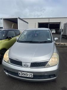 2004 Nissan Tiida