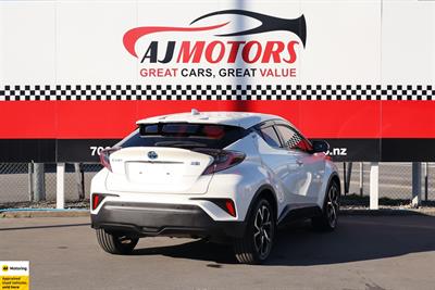 2017 Toyota C-HR - Thumbnail