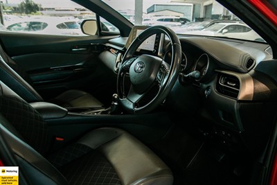 2019 Toyota C-HR - Thumbnail