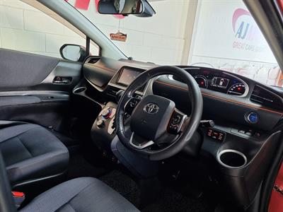 2016 Toyota Sienta - Thumbnail