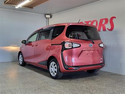 2016 Toyota Sienta - Thumbnail