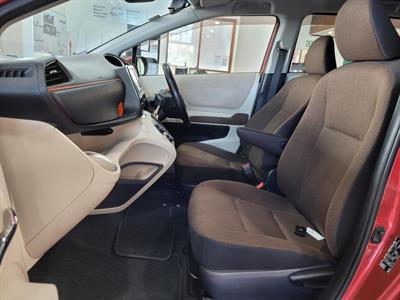 2015 Toyota Sienta - Thumbnail