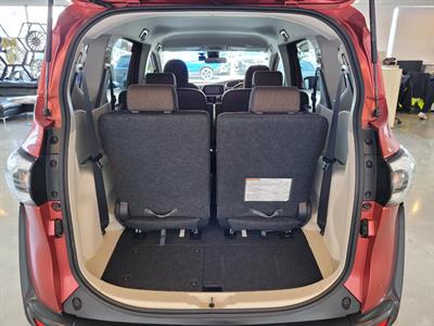 2015 Toyota Sienta - Thumbnail