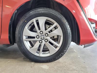 2015 Toyota Sienta - Thumbnail