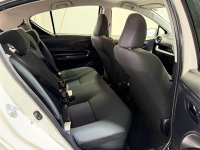 2017 Toyota Aqua - Thumbnail