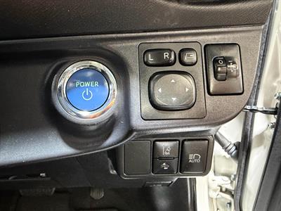 2017 Toyota Aqua - Thumbnail