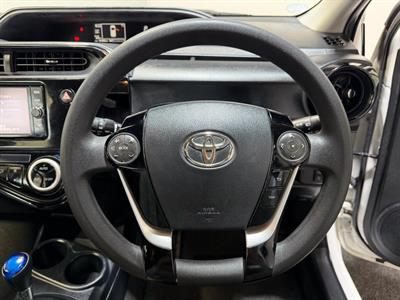 2017 Toyota Aqua - Thumbnail