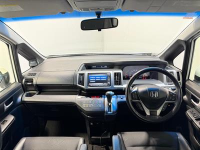 2013 Honda STEPWAGON - Thumbnail