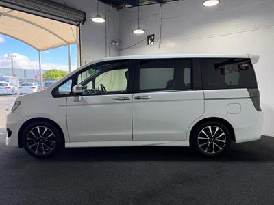 2013 Honda STEPWAGON - Thumbnail